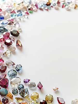 JPG 편집이미지 프레임 사람없음 장식 컬러풀 화려 보석 보물 큐빅 귀중품 카피스페이스 편집실사 AI포토 AI콘텐츠 컬러 컨셉 공백 광석 CG 오브젝트 파일형식