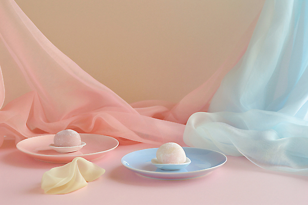 JPG 편집이미지 접시 과일 디저트 사람없음 유행 두개 천 디지털합성 찹쌀떡 모찌 편집실사 AI포토 AI콘텐츠 식기 음식 2 떡 직물 CG 파일형식