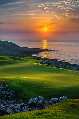 JPG 구름 편집이미지 바다 골프장 필드 하늘 풍경 사람없음 태양 반사 일출 새벽 안개 편집실사 AI포토 AI콘텐츠 자연요소 골프 스포츠시설 날씨 노을 CG 파일형식