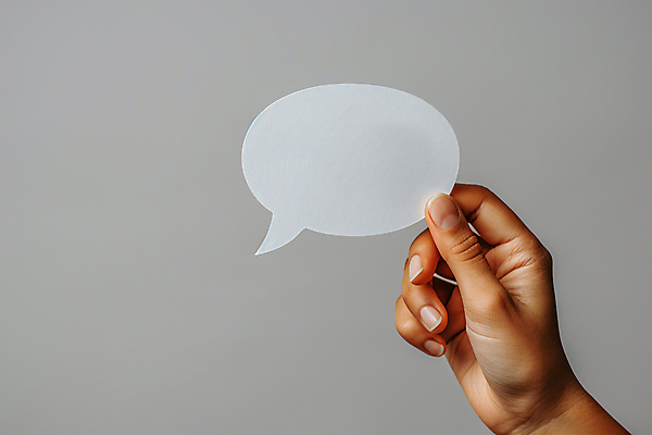 JPG 편집이미지 손 말풍선 들기 신체부위 팻말 회색 카피스페이스 편집소스 편집실사 AI인물포토 AI콘텐츠 컬러 모션 프레임 사람 공백 CG 파일형식 AI포토