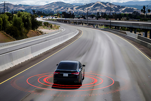 JPG 나무 편집이미지 도로 가로등 자동차 미래 산 기술 사람없음 디지털합성 자율주행 편집실사 AI컴퓨터그래픽 AI콘텐츠 식물 공공시설 길 육상교통 컨셉 교통시설 운전 CG 파일형식 4차산업