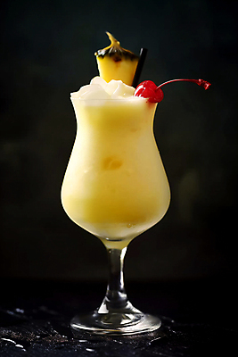 JPG 편집이미지 잔 사람없음 얼음 체리 시원함 디지털합성 파인애플 피나콜라다 편집소스 편집실사 AI포토 AI콘텐츠 자연요소 식기 과일 칵테일 CG 열대과일 파일형식