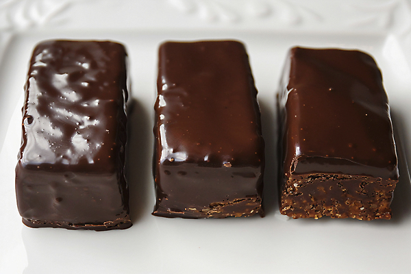 JPG 편집이미지 사람없음 초콜릿 디지털합성 다이어트음식 초코바 홈메이드 무설탕 편집실사 AI포토 AI콘텐츠 다이어트 디저트 CG 만들기 파일형식