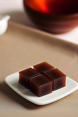 JPG 편집이미지 접시 조각 디저트 사람없음 고급 달콤 디지털합성 양갱 전통과자 편집소스 편집실사 AI포토 AI콘텐츠 식기 음식 컨셉 과자 맛 CG 파일형식