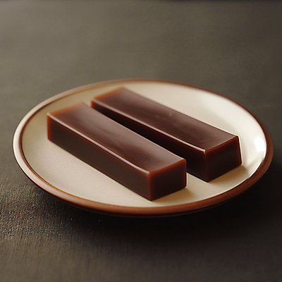 JPG 편집이미지 접시 조각 디저트 사람없음 고급 달콤 디지털합성 양갱 전통과자 편집소스 편집실사 AI포토 AI콘텐츠 식기 음식 컨셉 과자 맛 CG 파일형식