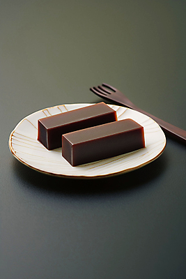 JPG 편집이미지 접시 조각 디저트 사람없음 고급 달콤 디지털합성 양갱 전통과자 편집소스 편집실사 AI포토 AI콘텐츠 식기 음식 컨셉 과자 맛 CG 파일형식