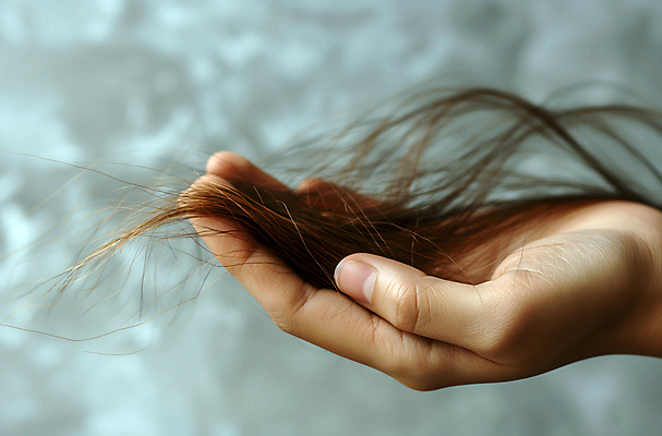 JPG 편집이미지 손 스트레스 신체부위 머리카락 디지털합성 탈모 편집소스 편집실사 AI인물포토 AI콘텐츠 사람 머리 CG 증상 파일형식 AI포토