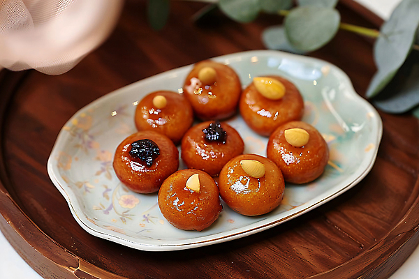 JPG 편집이미지 접시 디저트 사람없음 전통음식 고급 달콤 디지털합성 한과 약과 핸드메이드 편집소스 맛있는 개성주악 편집실사 AI포토 AI콘텐츠 전통 식기 음식 컨셉 맛 CG 파일형식