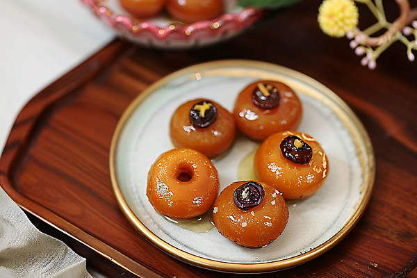 JPG 편집이미지 접시 디저트 사람없음 전통음식 고급 달콤 디지털합성 한과 약과 핸드메이드 편집소스 맛있는 개성주악 편집실사 AI포토 AI콘텐츠 전통 식기 음식 컨셉 맛 CG 파일형식