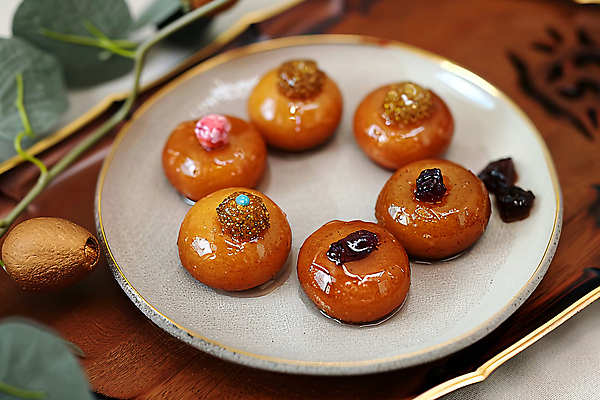 JPG 편집이미지 접시 디저트 사람없음 전통음식 고급 달콤 디지털합성 한과 약과 핸드메이드 편집소스 맛있는 개성주악 편집실사 AI포토 AI콘텐츠 전통 식기 음식 컨셉 맛 CG 파일형식