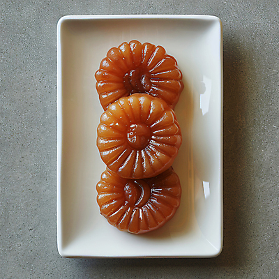 JPG 편집이미지 접시 디저트 사람없음 전통음식 고급 달콤 디지털합성 한과 약과 핸드메이드 편집소스 맛있는 편집실사 AI포토 AI콘텐츠 전통 식기 음식 컨셉 맛 CG 파일형식