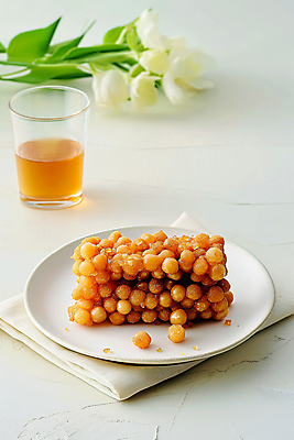 JPG 편집이미지 접시 디저트 사람없음 견과류 달콤 디지털합성 한과 강정 전통과자 핸드메이드 편집소스 오란다 편집실사 AI포토 AI콘텐츠 식기 음식 과자 전통음식 맛 CG 파일형식