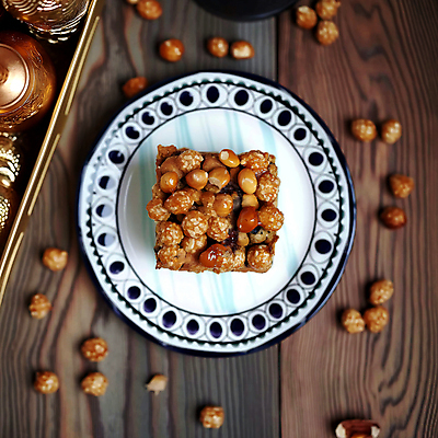 JPG 편집이미지 접시 디저트 사람없음 견과류 달콤 디지털합성 한과 강정 전통과자 핸드메이드 편집소스 오란다 편집실사 AI포토 AI콘텐츠 식기 음식 과자 전통음식 맛 CG 파일형식