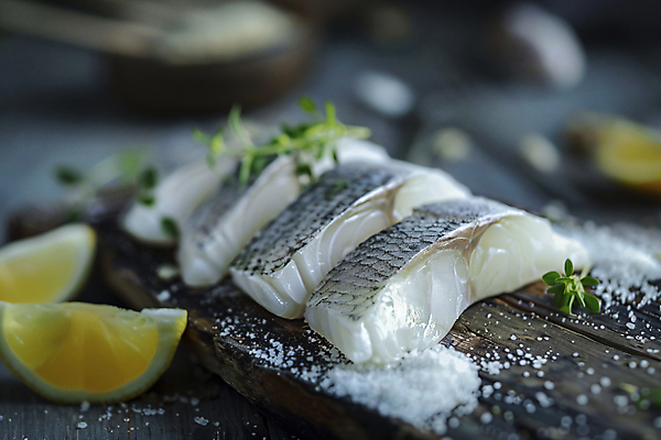 JPG 편집이미지 조각 식재료 도마 요리 사람없음 봄 레몬 허브 디지털합성 생선요리 도미 소금 제철음식 편집실사 AI포토 AI콘텐츠 식물 계절 음식 과일 주방용품 어류 CG 제철 파일형식