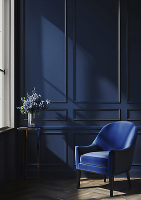 JPG 편집이미지 화초 의자 창문 탁자 그림자 사람없음 파란색 인테리어 햇빛 꽃병 공간 오브젝트 감성 카피스페이스 편집실사 AI포토 AI콘텐츠 식물 디자인 꽃 컬러 가구 컨셉 태양 공백 CG 파일형식