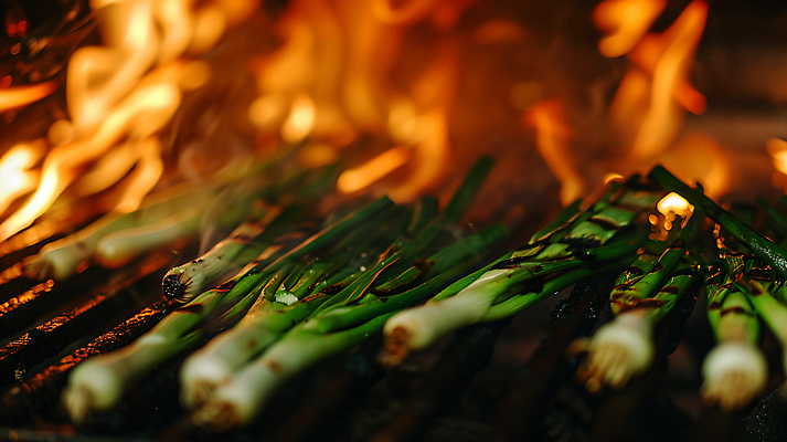 JPG 편집이미지 음식 불 요리 사람없음 뜨거움 그릴 굽기 디지털합성 대파 스페인요리 칼솟타다 편집실사 AI포토 AI콘텐츠 자연요소 주방용품 스페인 구이 CG 파 스페인음식 파일형식