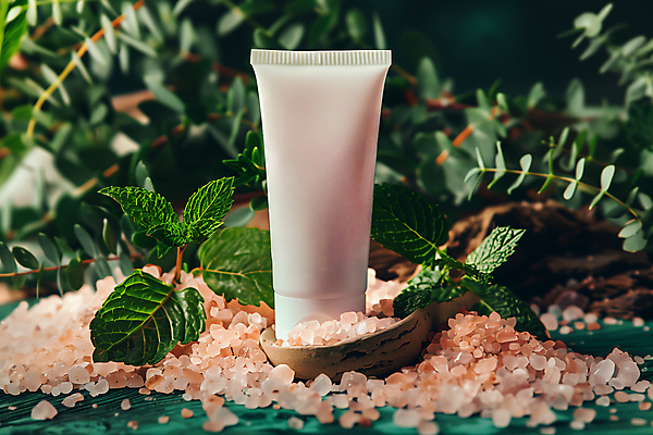 JPG 편집이미지 분홍색 나뭇잎 건강 사람없음 초록색 하이앵글 건강관리 치아 치약 굵은소금 위생관리 목업 핑크솔트 편집실사 AI포토 AI콘텐츠 뷰포인트 컬러 잎 관리 위생용품 소화기관 CG 소금 파일형식