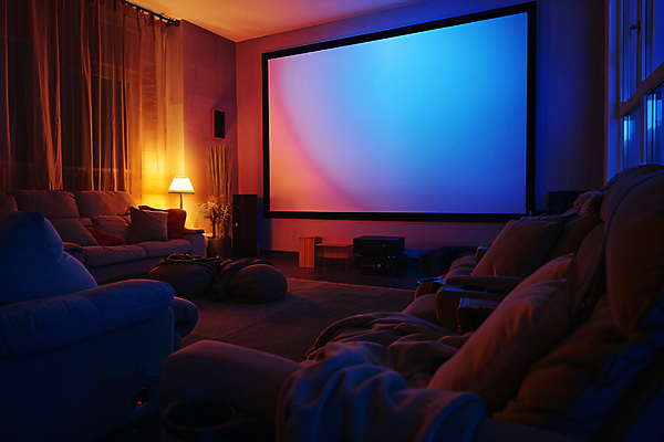 JPG 편집이미지 조명 사람없음 빛 인테리어 소파 스크린 스피커 어둠 영화관 영화 디지털합성 홈시어터 편집실사 AI포토 AI콘텐츠 디자인 음향기기 의자 문화예술 장비 극장 CG 파일형식