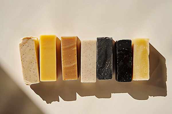 JPG 편집이미지 그림자 사람없음 햇빛 뷰티 디지털합성 친환경 유기농 천연 수제비누 핸드메이드 홈메이드 비건 편집실사 AI포토 AI콘텐츠 웰빙 태양 환경 CG 만들기 비누 채식주의자 파일형식