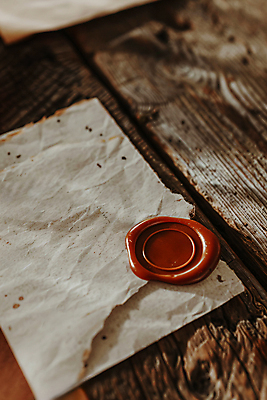 JPG 편집이미지 종이 캘리그라피 사람없음 빈티지 분위기 편지 디지털합성 오브젝트 구김 실링 씰링왁스 카피스페이스 편집실사 AI포토 AI콘텐츠 컨셉 모션 공백 CG 파일형식