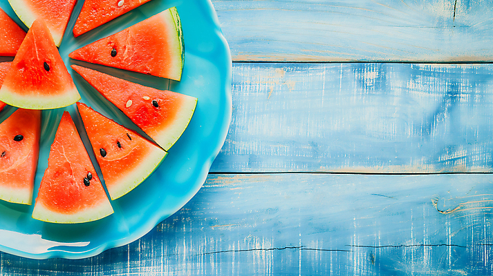 JPG 편집이미지 그릇 조각 단면 수박 사람없음 여름 파란색 수박씨 편집실사 AI포토 AI콘텐츠 식기 계절 컬러 과일 씨앗 CG 파일형식