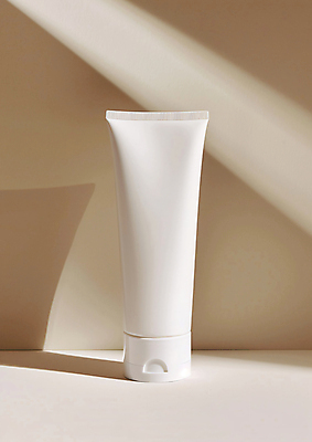 JPG 편집이미지 그림자 사람없음 화장품 분위기 베이지색 튜브용기 목업 카피스페이스 편집실사 AI포토 AI콘텐츠 컬러 컨셉 뷰티 공백 용기_그릇 CG 파일형식