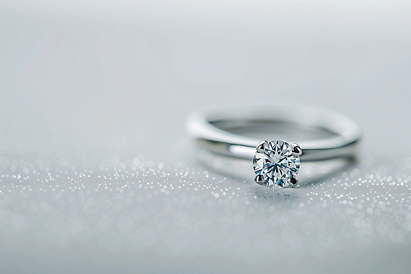 JPG 편집이미지 결혼 프로포즈 선물 사람없음 다이아몬드 다이아몬드반지 편집실사 AI포토 AI콘텐츠 이벤트 반지 보석 CG 파일형식