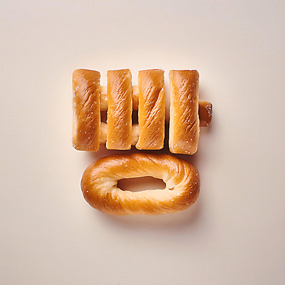 JPG 편집이미지 문자 디자인 빵 타이포그라피 한글 사람없음 갈색 디지털합성 창의력 편집소스 편집실사 AI컴퓨터그래픽 AI콘텐츠 음식 컬러 CG 파일형식