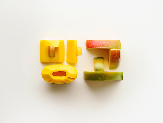 JPG 편집이미지 디자인 조각 단면 타이포그라피 사람없음 노란색 디지털합성 망고 창의력 편집소스 편집실사 AI컴퓨터그래픽 AI콘텐츠 문자 컬러 CG 열대과일 파일형식