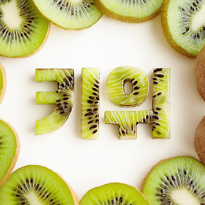 JPG 편집이미지 디자인 조각 단면 프레임 키위 타이포그라피 사람없음 초록색 디지털합성 창의력 편집소스 편집실사 AI컴퓨터그래픽 AI콘텐츠 문자 컬러 과일 CG 파일형식