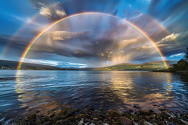 JPG 구름 편집이미지 호수 무지개 자연 하늘 풍경 사람없음 반사 디지털합성 편집실사 AI컴퓨터그래픽 AI콘텐츠 자연요소 CG 생태계 파일형식