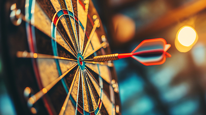 JPG 편집이미지 근접촬영 사람없음 빛 목표 명중 다트판 다트 다트핀 편집실사 AI포토 AI콘텐츠 뷰포인트 컨셉 게임 CG 파일형식