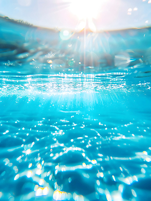 JPG 주간 편집이미지 물결 하늘 수영장 풍경 사람없음 야외 여름 파란색 빛 반짝임 태양 맑음 편집실사 AI포토 AI콘텐츠 자연요소 계절 컬러 모션 날씨 CG 파일형식