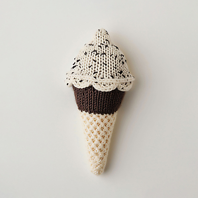 JPG 편집이미지 아이스크림 사람없음 장식 장난감 뜨개질 디지털합성 니트 수공예 소프트아이스크림 핸드메이드 편집소스 쿠키앤크림 편집실사 AI포토 AI콘텐츠 상의 디저트 취미 공예 CG 파일형식