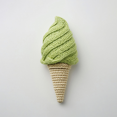 JPG 편집이미지 아이스크림 사람없음 장식 장난감 뜨개질 디지털합성 니트 수공예 소프트아이스크림 녹차아이스크림 핸드메이드 편집소스 편집실사 AI포토 AI콘텐츠 상의 디저트 취미 공예 CG 파일형식