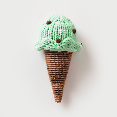 JPG 편집이미지 아이스크림 사람없음 장식 장난감 뜨개질 디지털합성 니트 수공예 소프트아이스크림 핸드메이드 편집소스 민트초코 편집실사 AI포토 AI콘텐츠 상의 디저트 취미 초콜릿 공예 CG 파일형식