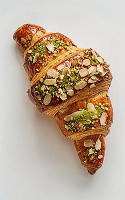 JPG 편집 편집이미지 빵 사람없음 크루아상 합성 토핑 아몬드 브레드 편집소스 편집실사 AI포토 AI콘텐츠 음식 견과류 CG 파일형식