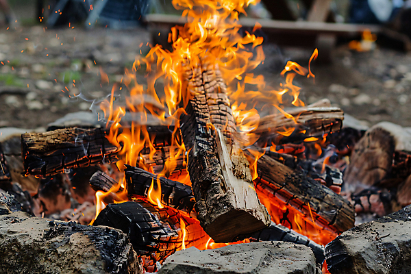 JPG 편집이미지 여행 자연 휴식 사람없음 캠핑 모닥불 캠핑장 디지털합성 편집실사 AI포토 AI콘텐츠 컨셉 불 레저 CG 생태계 파일형식