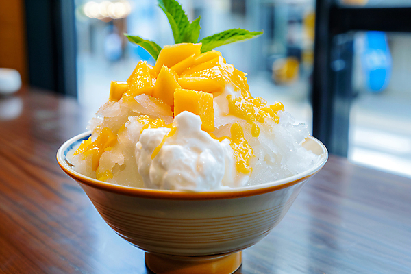 JPG 편집이미지 과일 디저트 사람없음 여름 얼음 디지털합성 빙수 망고 망고빙수 편집실사 AI포토 AI콘텐츠 자연요소 계절 음식 CG 열대과일 파일형식