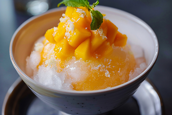 JPG 편집이미지 과일 디저트 사람없음 여름 얼음 디지털합성 빙수 망고 망고빙수 편집실사 AI포토 AI콘텐츠 자연요소 계절 음식 CG 열대과일 파일형식