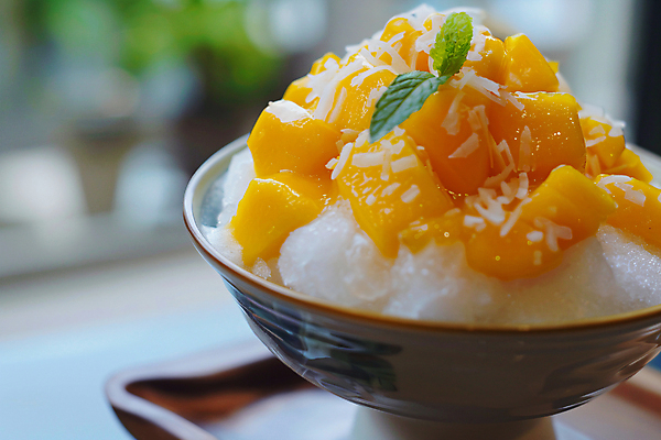 JPG 편집이미지 과일 디저트 사람없음 여름 얼음 디지털합성 빙수 망고 망고빙수 편집실사 AI포토 AI콘텐츠 자연요소 계절 음식 CG 열대과일 파일형식