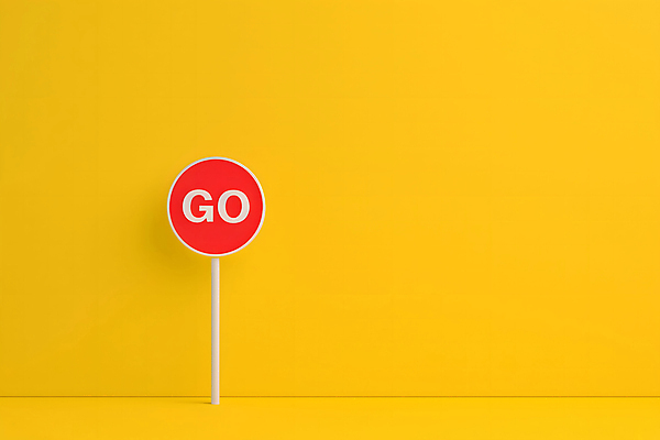 JPG 편집이미지 문자 디자인 상징 텍스트 안내 경고 사람없음 그래픽 빨간색 노란색 표지판 지시 알림 신호 go 단순화된 카피스페이스 편집실사 AI포토 AI콘텐츠 컬러 모션 알림판 공백 CG 파일형식