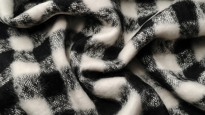 JPG 편집이미지 디자인 사람없음 포근함 담요 질감 체크무늬 구김 텍스타일 패브릭 편집소스 편집실사 AI포토 AI콘텐츠 무늬 모션 직물 감각 공예 CG 파일형식