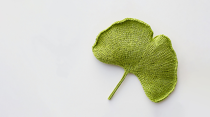 JPG 편집이미지 재질 나뭇잎 따뜻함 사람없음 초록색 뜨개질 털실 디지털합성 니트 질감 은행잎 편집소스 편집실사 AI포토 AI콘텐츠 컬러 상의 잎 취미 실 CG 파일형식