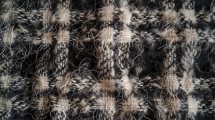 JPG 편집이미지 겨울 패턴 털 따뜻함 사람없음 검은색 포근함 질감 체크무늬 편집실사 AI포토 AI콘텐츠 계절 컬러 무늬 감각 CG 파일형식