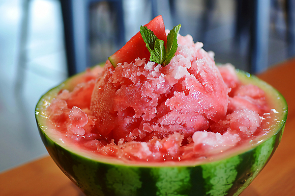 JPG 편집이미지 음식 디저트 여름음식 수박 사람없음 여름 디지털합성 과일빙수 제철 제철음식 편집실사 AI포토 AI콘텐츠 계절 과일 CG 빙수 파일형식 여름_계절