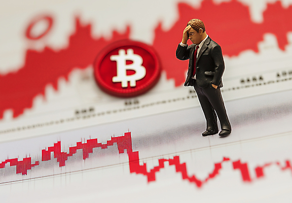 JPG 전신 편집이미지 남자 그래프 한명 성인 빨간색 경제 비즈니스맨 좌절 하락 사회이슈 디지털합성 주머니손 인물미니어처 경제불황 하락세 힘듦 손짚기 성인남자한명만 가상화폐 편집실사 AI포토 AI콘텐츠 1 감정 컬러 컨셉 돈 비즈니스 모션 사람 손짓 미니어처 직장인 CG 불황 남자한명만 성인남자만 파일형식