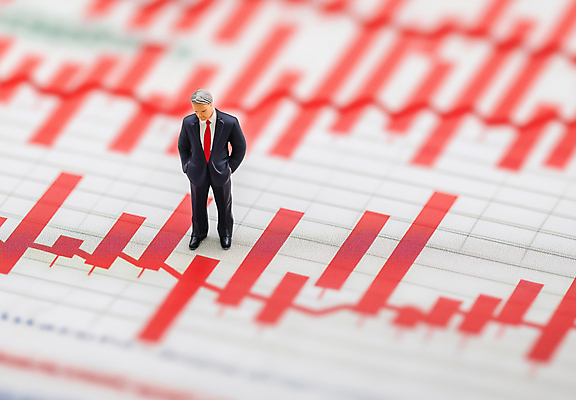 JPG 전신 편집이미지 남자 비즈니스 통계 성공 그래프 한명 정장 성인 경제 직장인 비즈니스맨 주식 사회이슈 분석 디지털합성 보고서 문서 투자 상승 인물미니어처 주가 주가상승 주식시장 성인남자한명만 편집실사 AI포토 AI콘텐츠 직업 1 옷 컨셉 사람 금융 미니어처 CG 남자한명만 성인남자만 파일형식