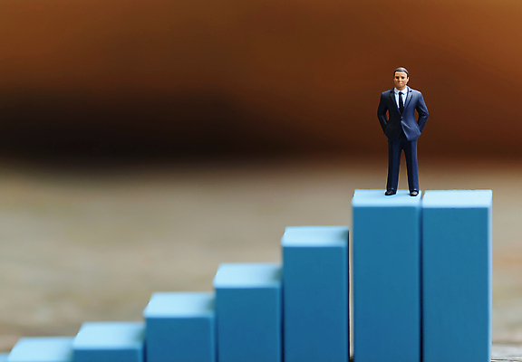 JPG 전신 편집이미지 남자 비즈니스 통계 그래프 관리 한명 성인 금융 경제 파란색 비즈니스맨 주식 하락 사회이슈 분석 디지털합성 투자 인물미니어처 주가 주가하락 주식시장 지표 성인남자한명만 편집실사 AI포토 AI콘텐츠 1 컬러 컨셉 사람 미니어처 직장인 CG 남자한명만 성인남자만 파일형식