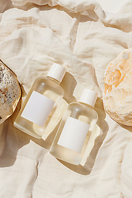 JPG 편집이미지 그림자 사람없음 햇빛 화장 뷰티 화장품 두개 돌_바위 천 스킨 스킨케어 공병 베이지색 목업 편집실사 AI포토 AI콘텐츠 컬러 2 태양 직물 CG 병_담는 파일형식